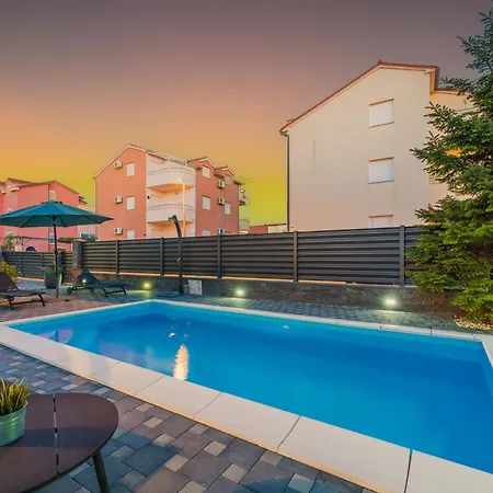 House Mate * Vodice